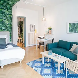 https://new-cozy-home-in-the-heart-of-budapest.inbudapesthotels.com